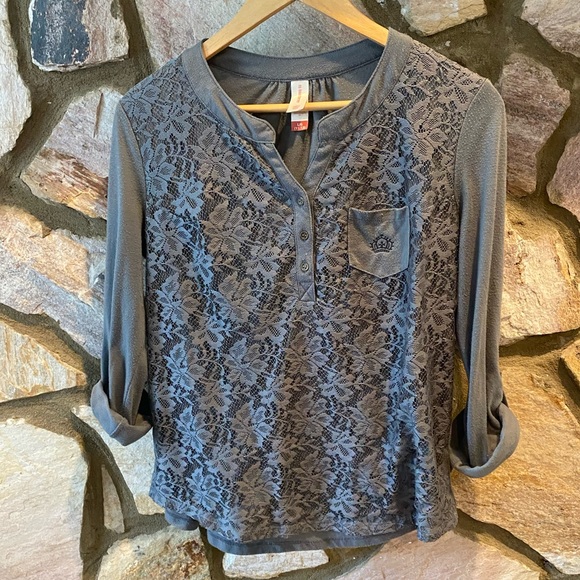 No Boundaries Tops - Gray 3/4 Sleeve with Lace Accent & Button Down